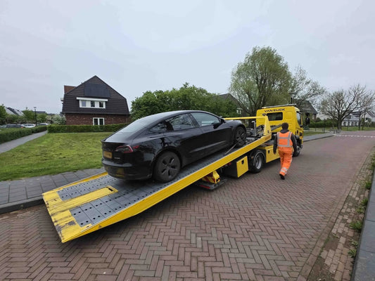 Spiegeldiefstal Tesla – hoe bescherm je jouw auto? - FritzLock.nl