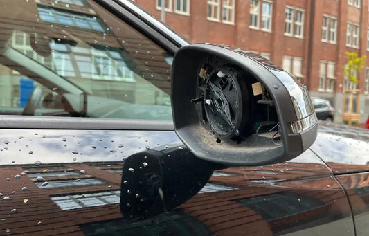 Spiegelglasdiefstal treft opnieuw Wiesbaden – BMW-eigenaar slachtoffer van gerichte aanval - FritzLock.nl