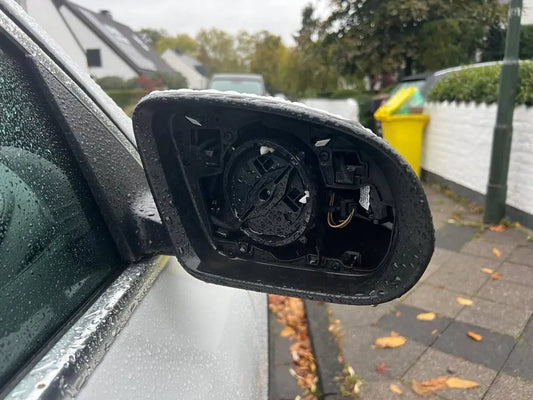 Spiegelglasdiefstal in Düsseldorf – 15 auto’s getroffen door ongebruikelijke inbraken - FritzLock.nl